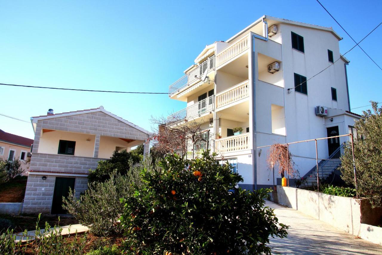 Apartments Nakir Slatine Exteriér fotografie