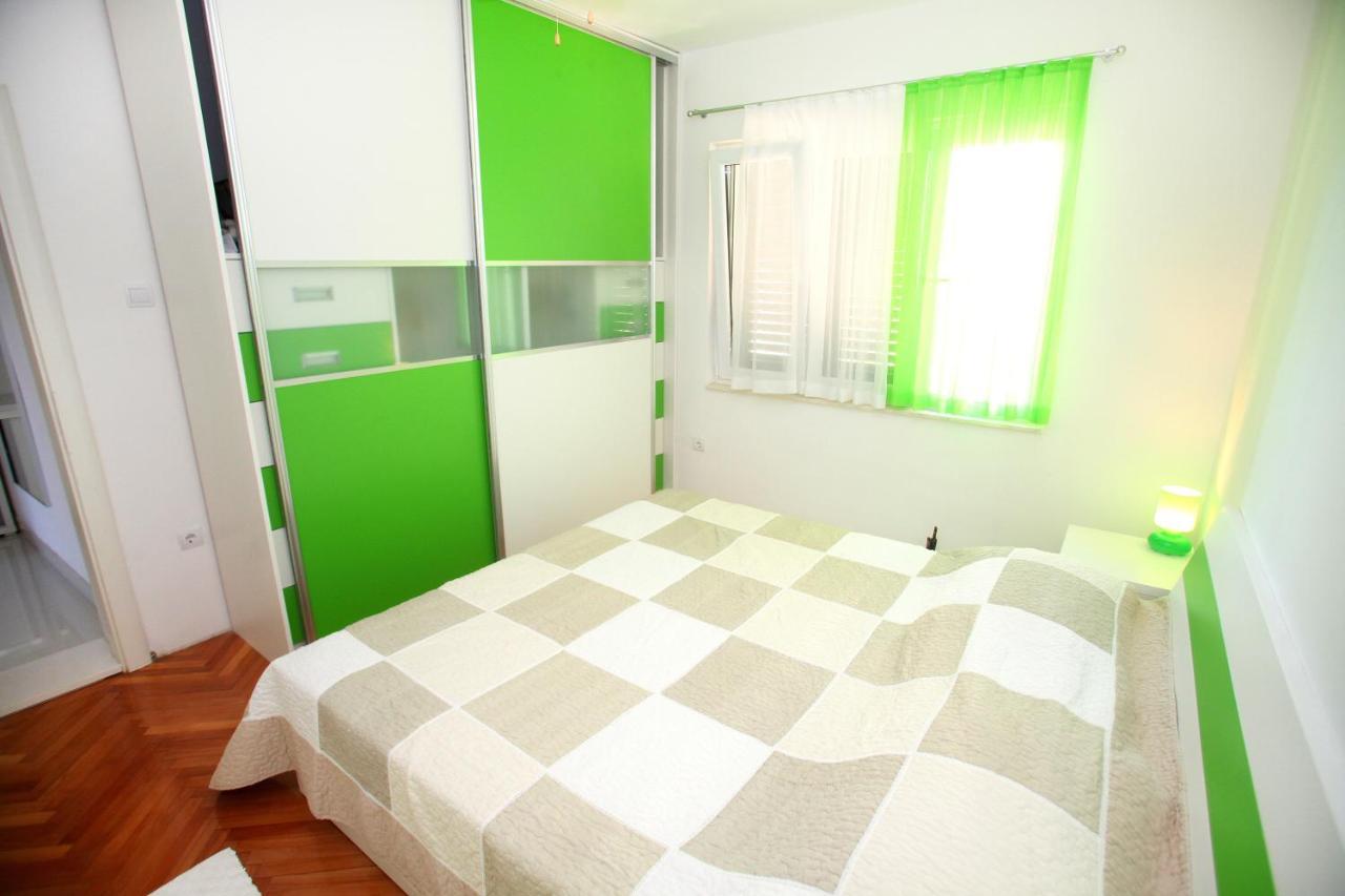 Apartments Nakir Slatine Pokoj fotografie