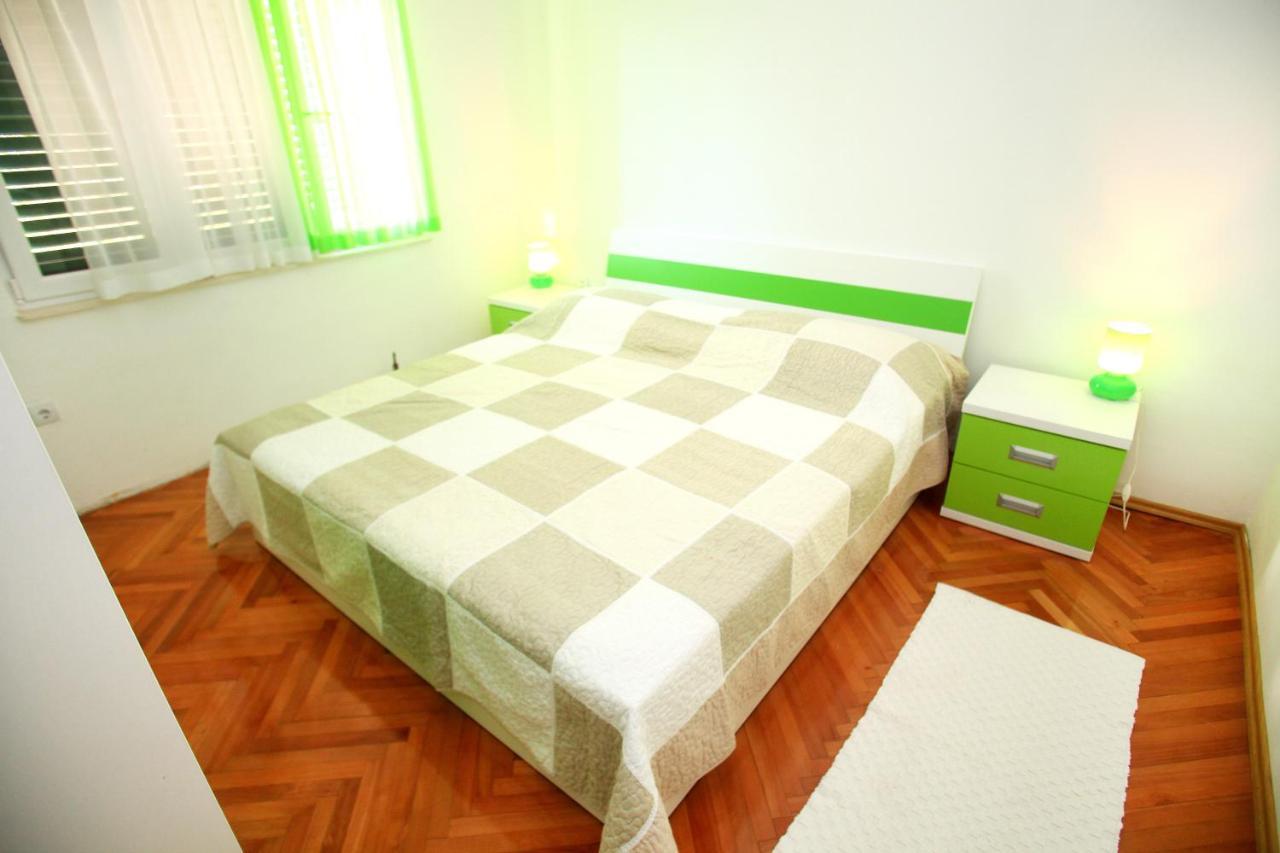 Apartments Nakir Slatine Pokoj fotografie
