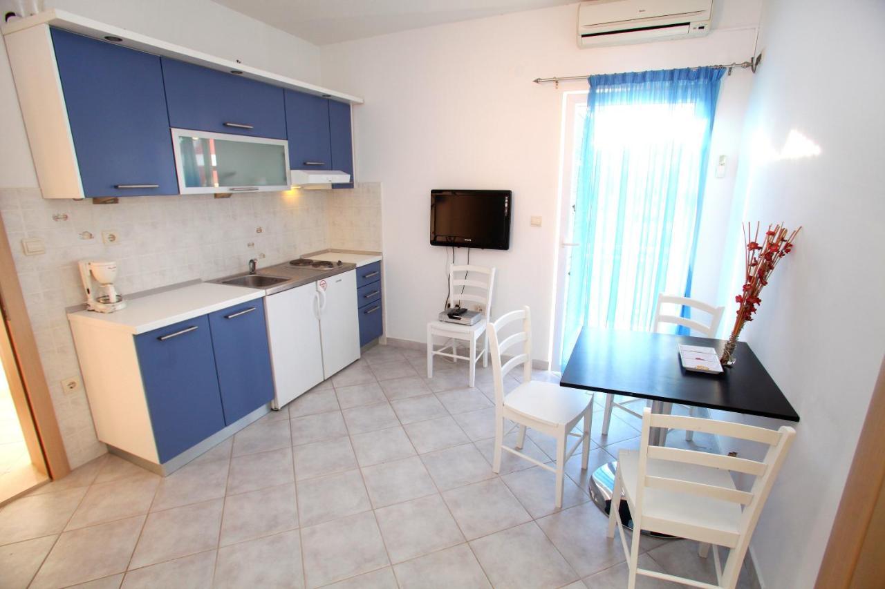 Apartments Nakir Slatine Pokoj fotografie