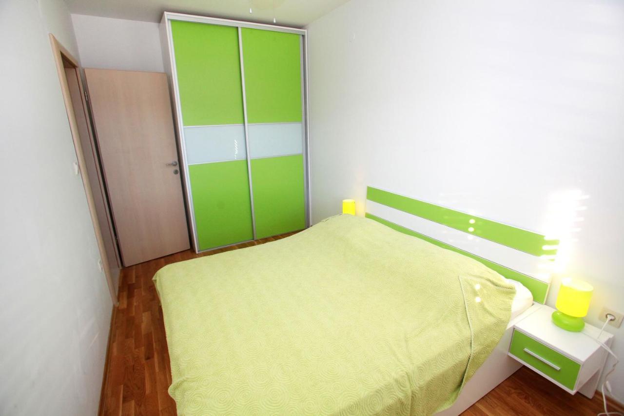 Apartments Nakir Slatine Pokoj fotografie